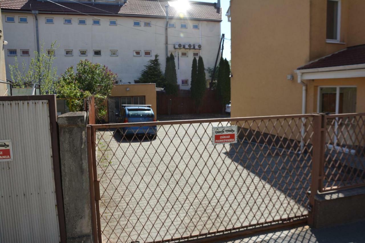 Hotel Nerudova SIX Košice Exterior foto